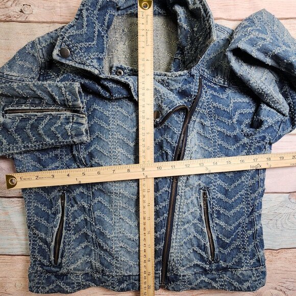 Free People Women' Punched Denim Moto Jacket Size 10 Herringbone Blue Jean Biker - Picture 10 of 12